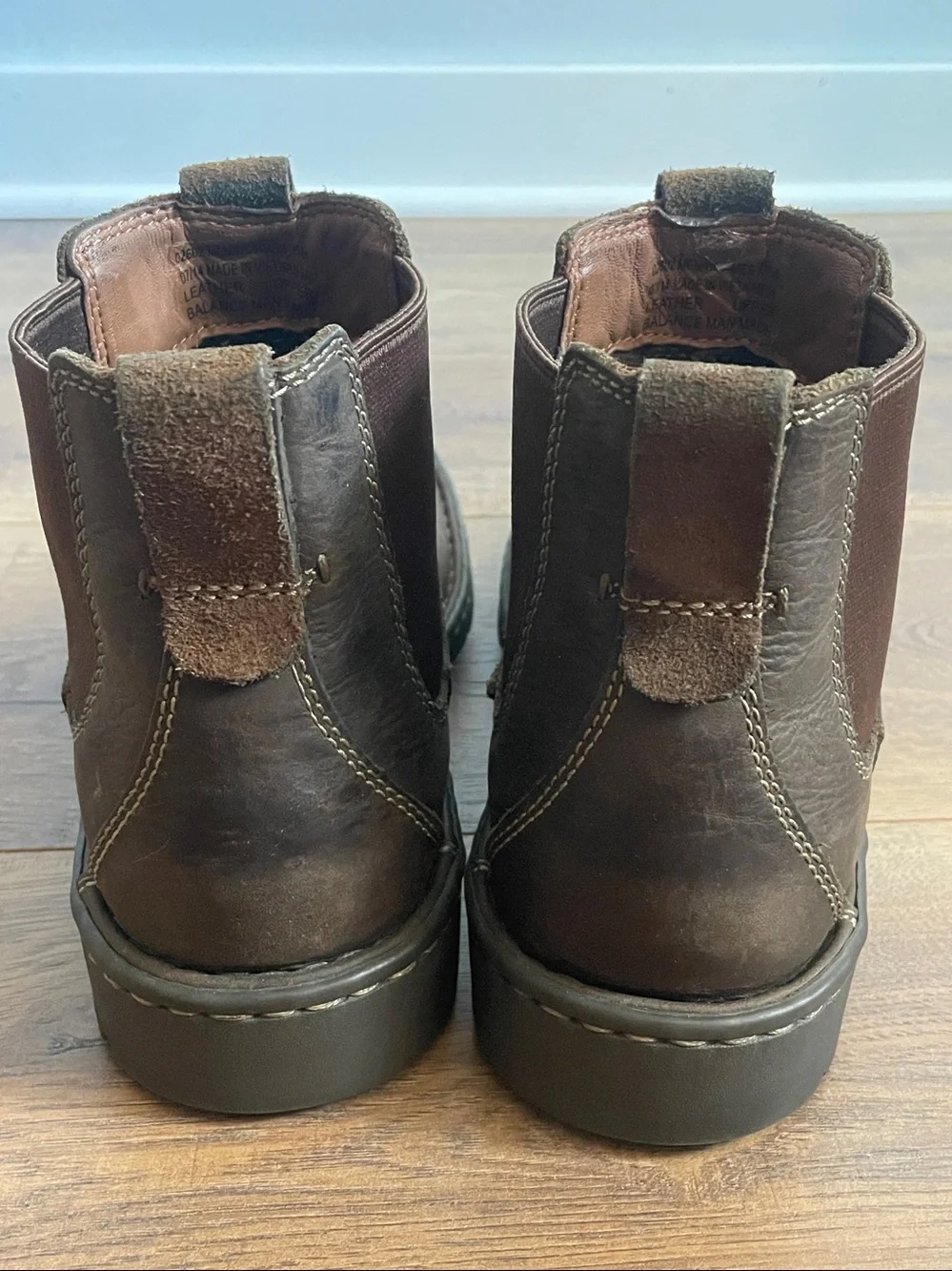 Clarks 1825 Men’s Chukah Boots Size 8